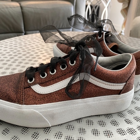 Vans - Picture 3 of 3